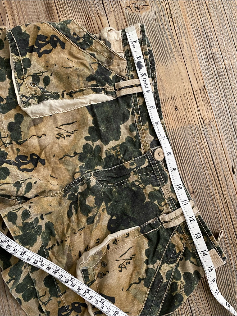 Vintage (Y2K) Da-Nang Surplus Style Camo Cargo Shorts. M. - Picture 6 of 10